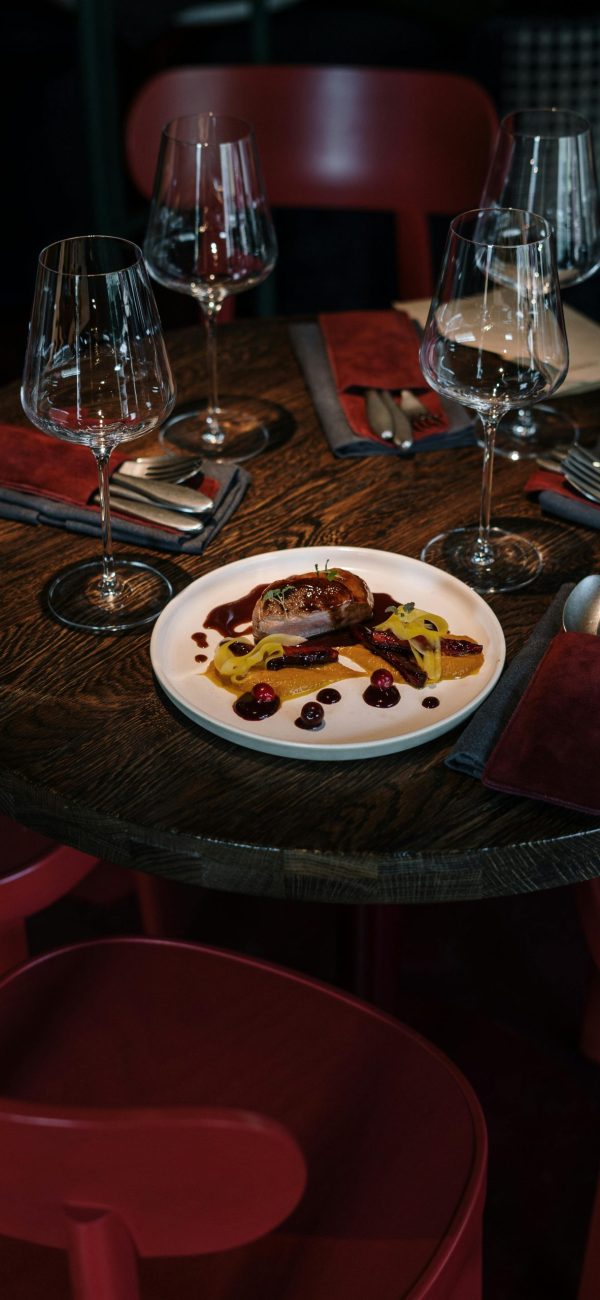 pexels-cottonbro-4253317